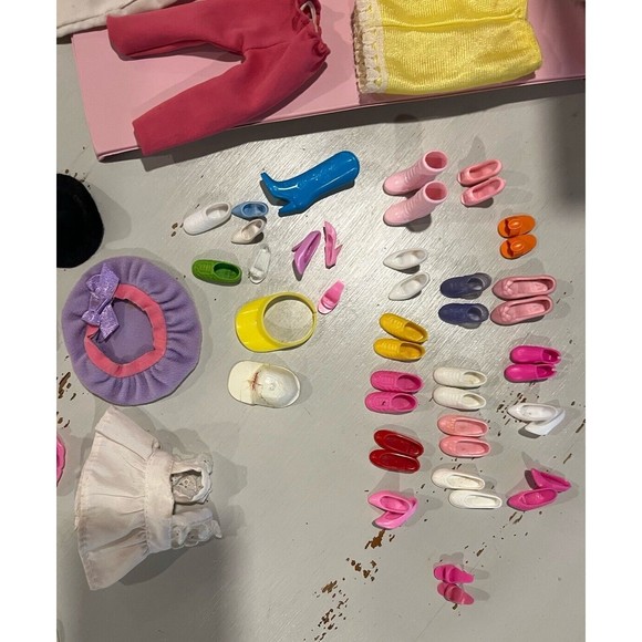 Vintage 80s Barbie Doll Lot Clothing Acessories Closet Case 1989 Trunk Brunette - Picture 12 of 16